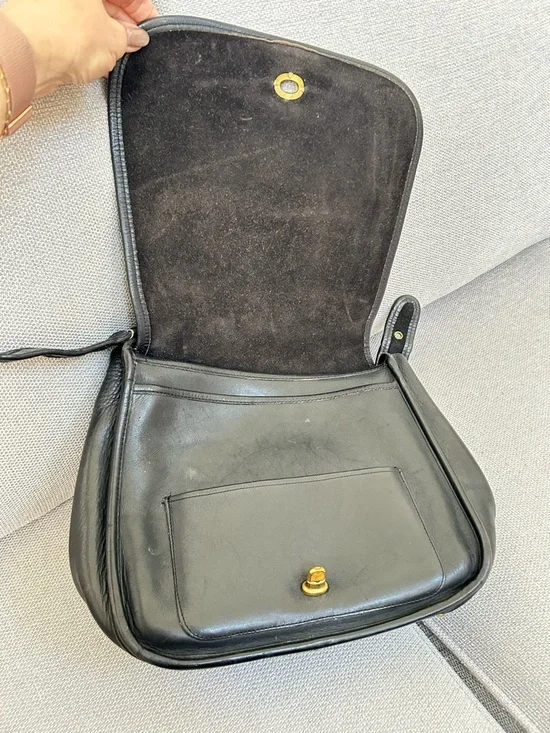 Vintage Coach Black Leather Crossbody Saddle Bag with Gold Hardware - Picture 7 of 12